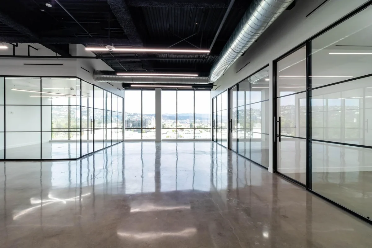 Tren Warna Lantai Parket 2026: Inspirasi & Jasa Pasang 4 Grey Floor Modern Interior
