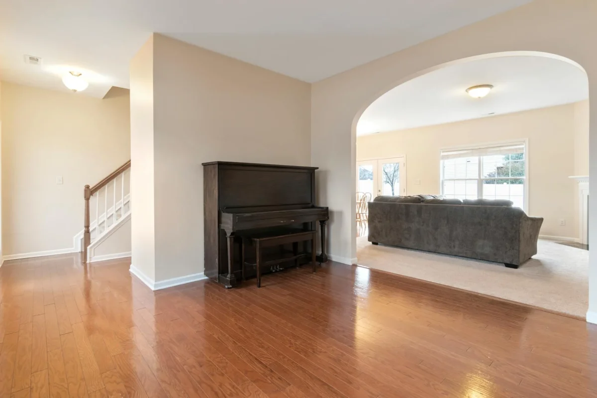 Parket Jati vs Merbau: Perbedaan & Pilihan Terbaik 2026 2 Hardwood Floor Durable Flooring