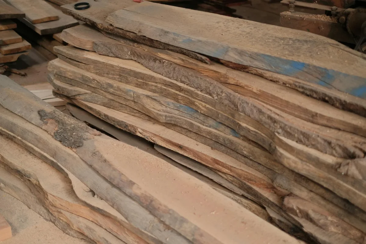 Bisakah Parket Digunakan untuk Outdoor? Cek Solusi Terbaiknya! 2 Hardwood Planks Ironwood Timber Pile