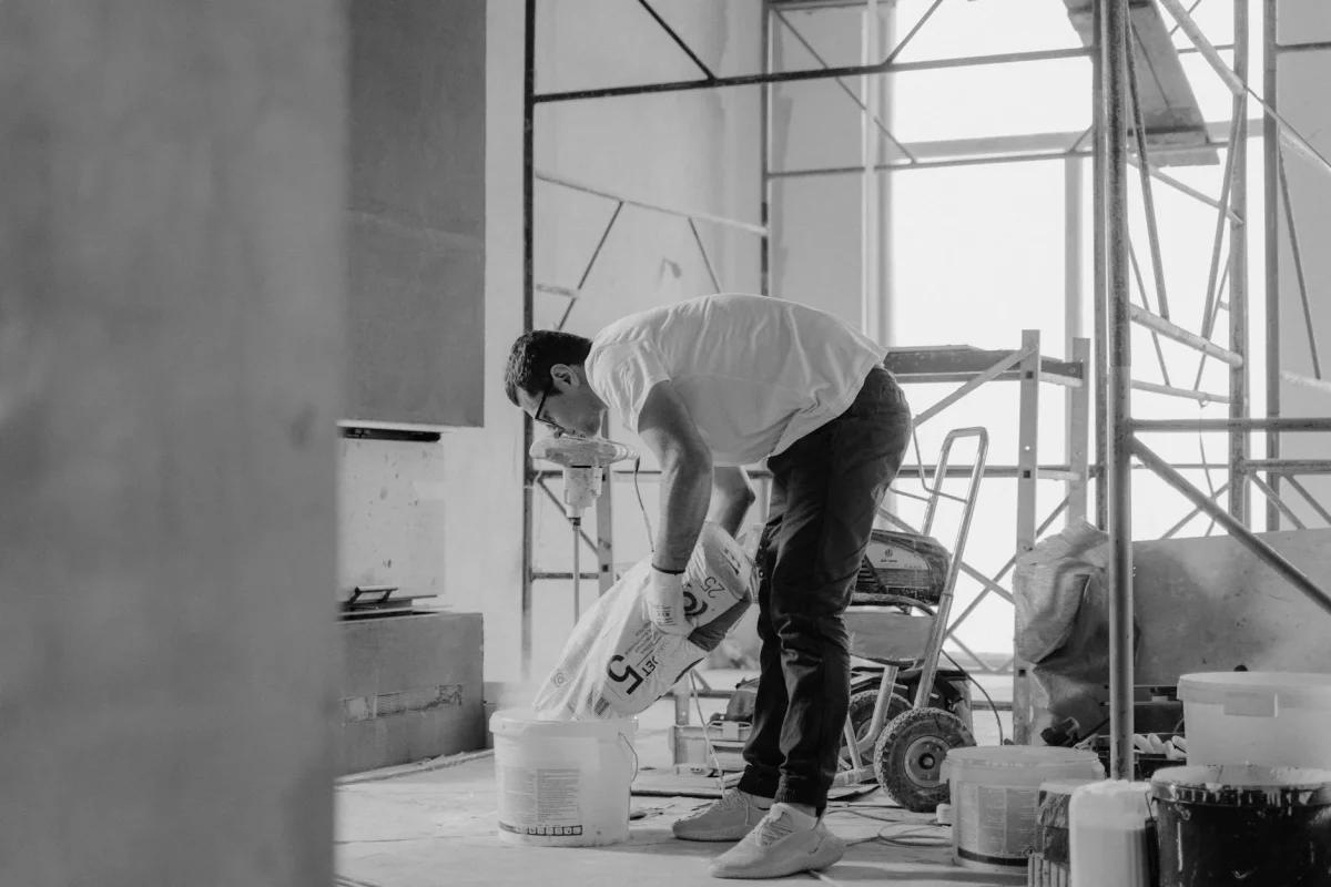 Jarak Muai Lantai Kayu: Rahasia Lantai Awet & Presisi 2026 7 Interior Worker Luxury Home