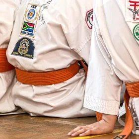 Apa Kekurangan Lantai Parket Kayu? Simak Solusi Ahlinya 2026 2 Ketahanan Terhadap Goresan Dan Aktivitas Harian