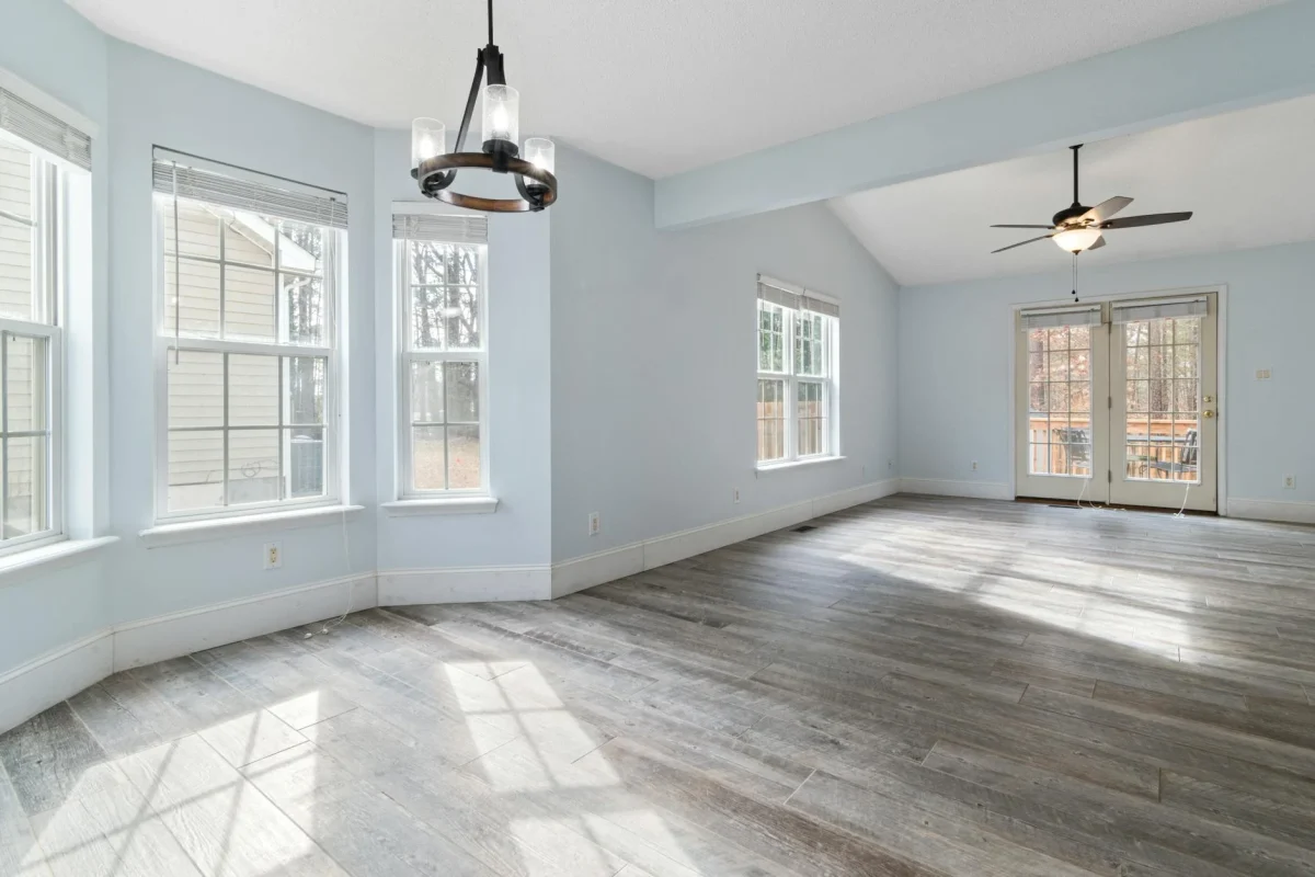 Berapa Ketebalan Standar Lantai Parket? Panduan 2026 4 Laminate Flooring Home Renovation