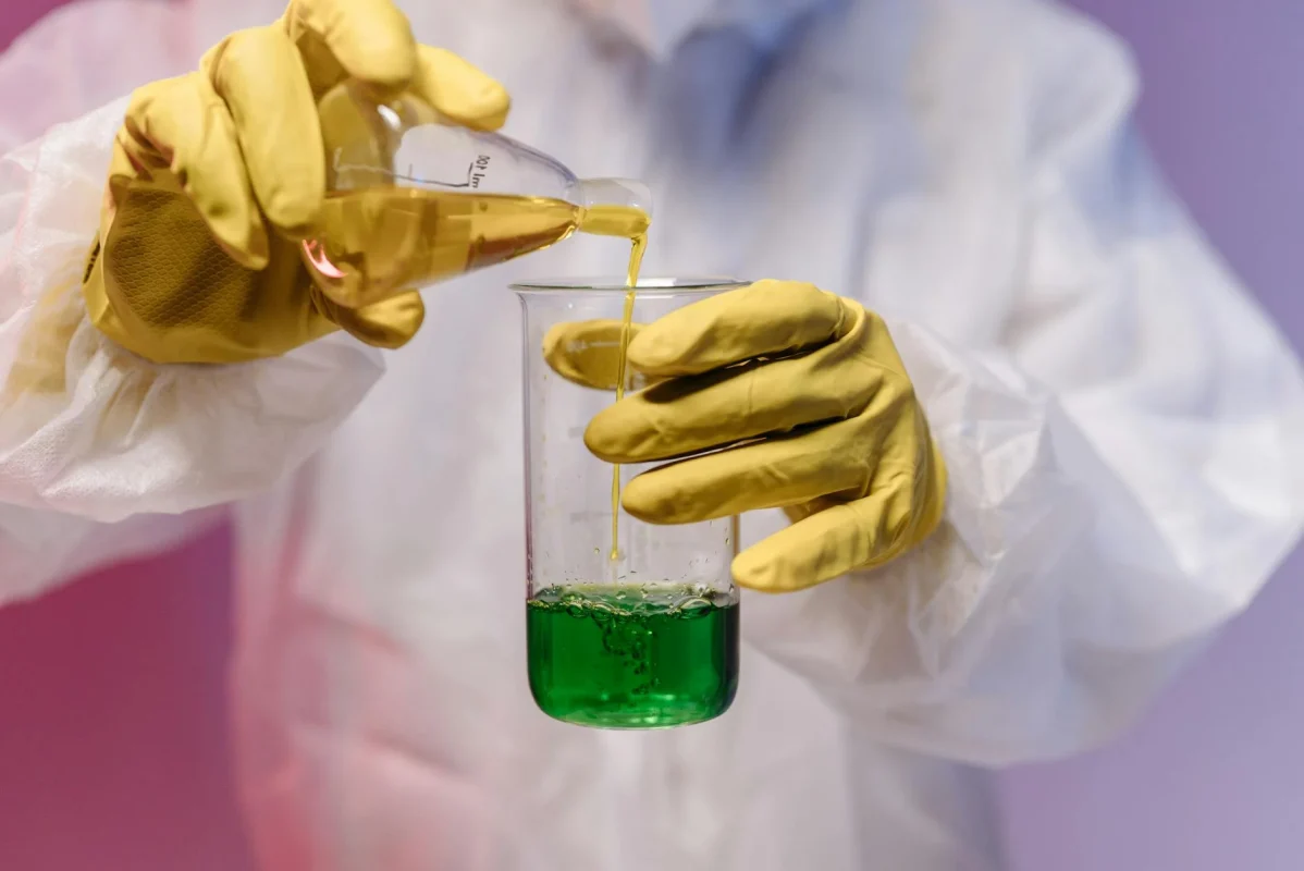 Apakah Suntik Anti Rayap Efektif untuk Parket? 2026 3 Liquid Chemical Protective Barrier
