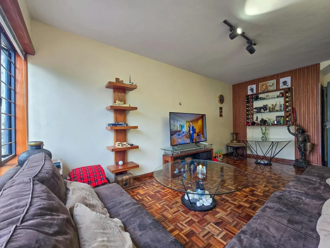 Apakah Parket Glossy Masih Populer di 2026? 2 Luxury Living Room Glossy Parquet Floor