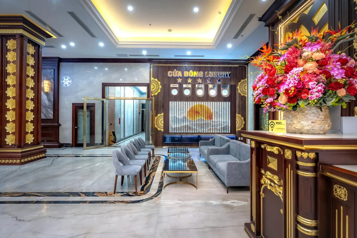 Distributor Parket Lantai Kayu Bali Profesional 2026 5 Luxury Villa Modern Hotel Lobby
