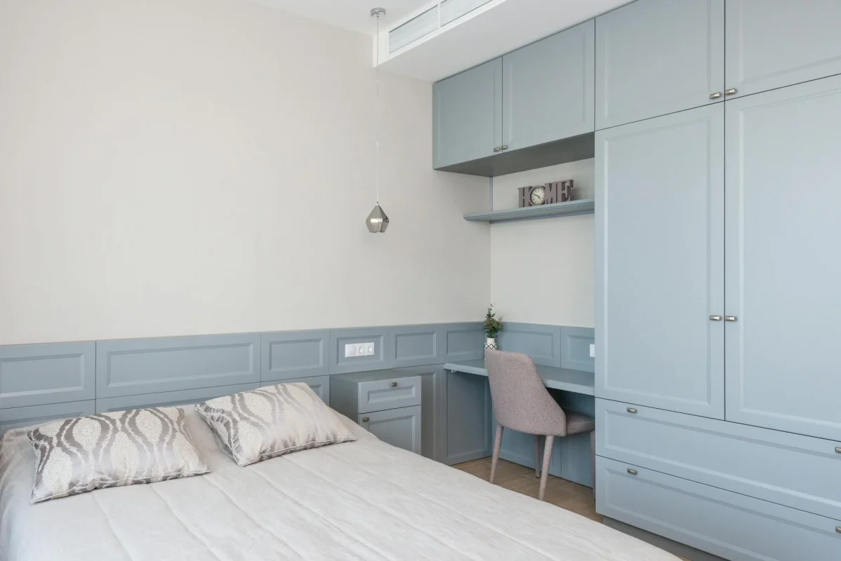 Foto oleh Max Vakhtbovych di Pexels Master Bedroom Office Interior