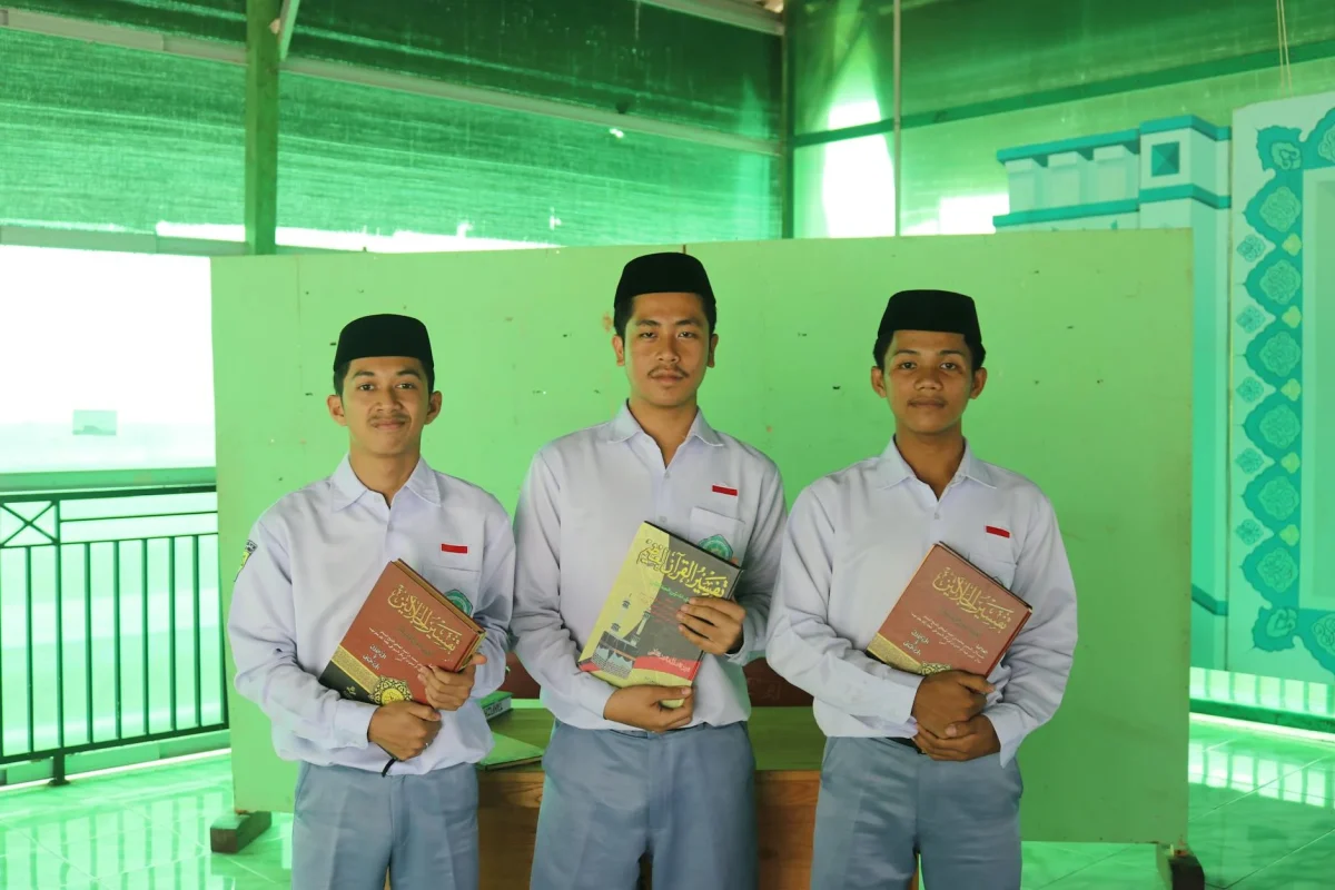 Cara Membedakan Lantai Parket Kayu Asli dan Palsu 2026 6 Material Yang Kami Kerjakan
