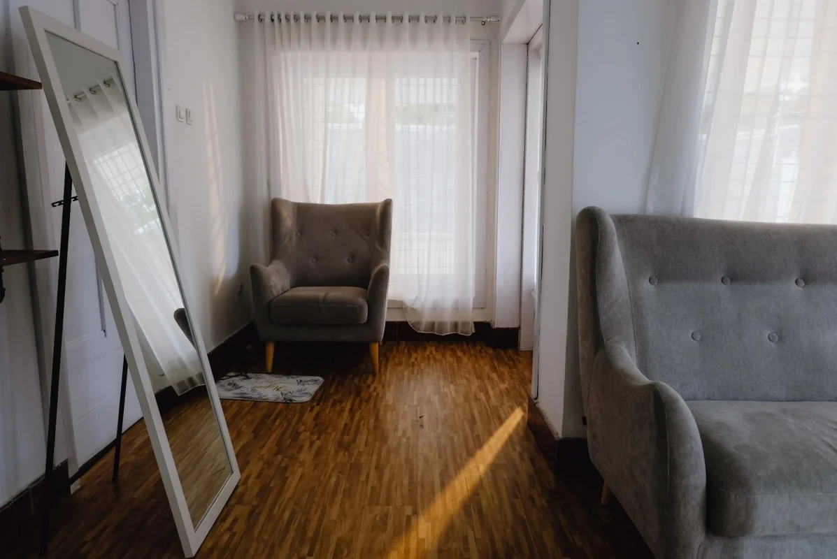 Inspirasi Desain Interior Lantai Parket Minimalis 2026 1 Mengapa Memilih Lantai Parket Minimalis Untuk Hunian Anda Di 2026