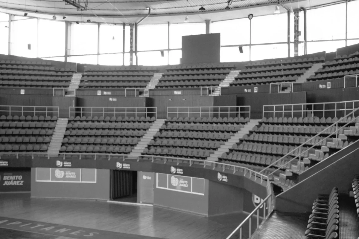 Foto oleh Erick Galván di Pexels Modern Basketball Arena Indoor Stadium