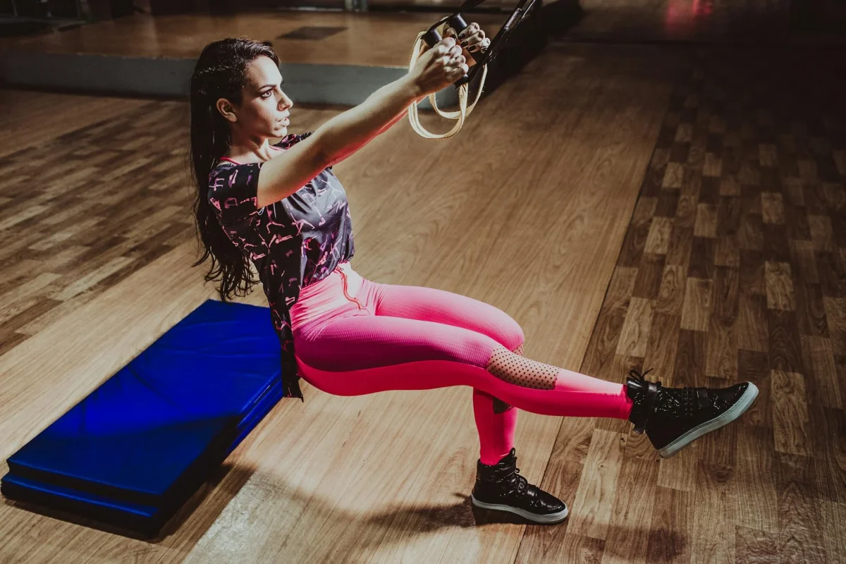 Foto oleh Jonathan Borba di Pexels Modern Gym Premium Flooring