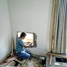 Jasa Pasang Lantai Kayu Multifungsi Olahraga 2026 8 Moisture Meter Floor Installation