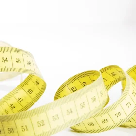 Cara Memilih Warna Lantai Parket untuk Ruangan Sempit 2026 7 Moisture Meter Floor Measurement