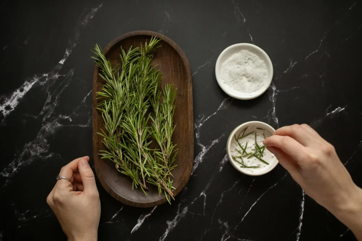 Cara Membersihkan Lantai Parket Kayu dari Rayap 2026 3 Natural Ingredients Salt Herbal Solution