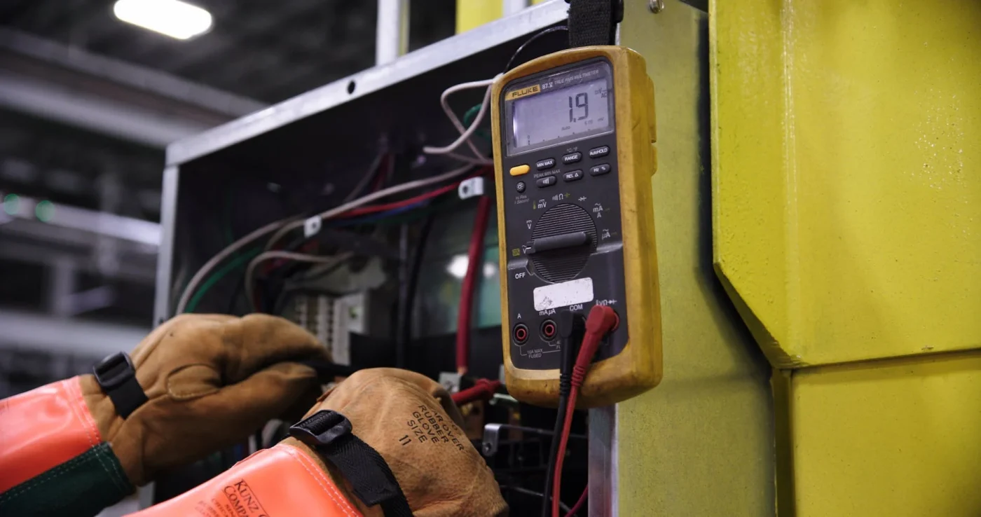 Foto oleh Onics Energy di Pexels Physical Testing Floor Measurement