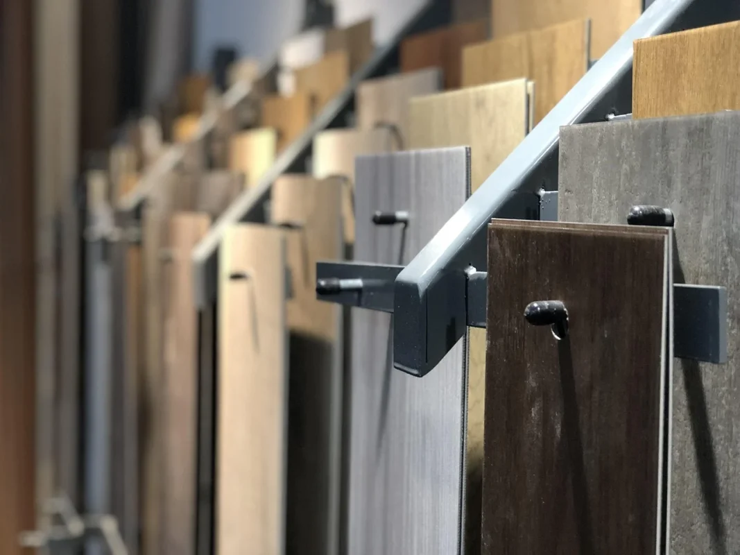 Merk Lantai Parket Kayu Terbaik di Indonesia 2026 4 Pilihan Merk Lantai Kayu Engineering Dan Laminate