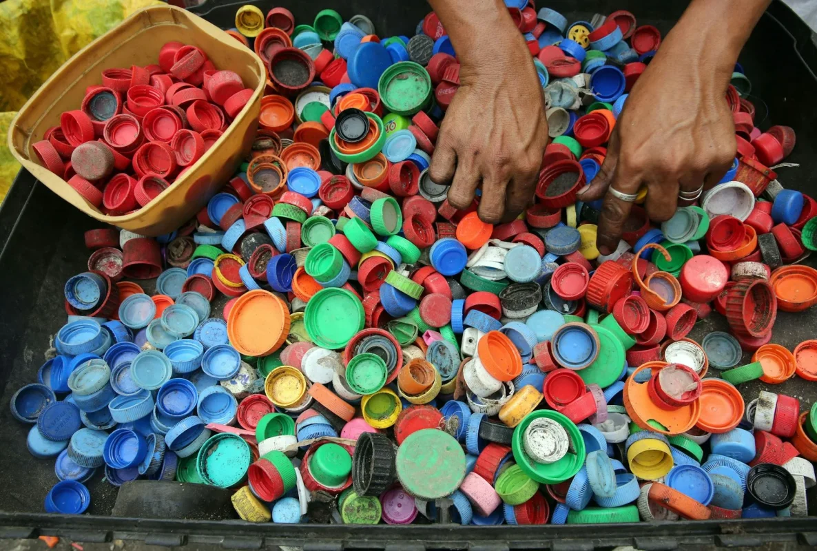 Foto oleh Krizjohn Rosales di Pexels Plastic Material Colorful Tiles