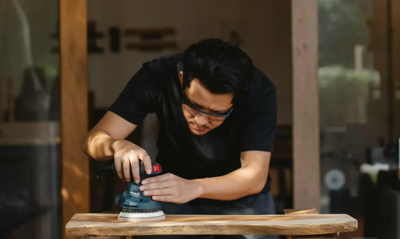 Anggaran Buat Lapangan Basket Kayu 2026 - Spesialis 4 Professional Carpenter Floor Sanding