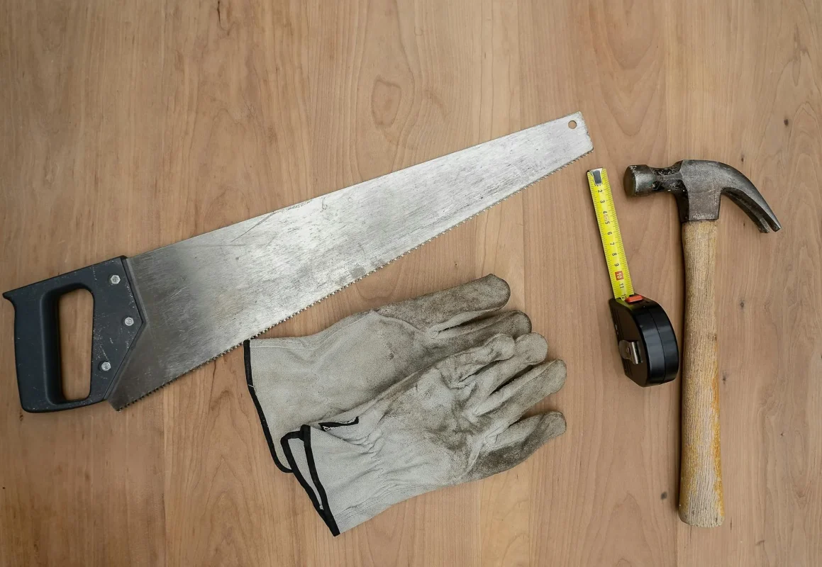 Apa Bahan Alami untuk Mengkilapkan Parket? Cek Tips & Jasa Pasang 3 Professional Carpenter Flooring Installation Tools