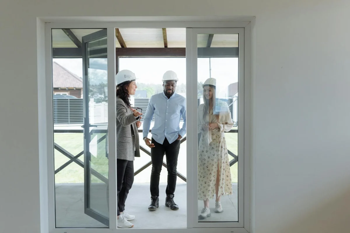Perbedaan Solid Wood dan Engineered Wood 2026 7 Professional Contractor Customer Service