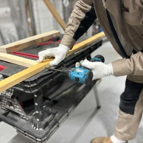 Bisakah Parket Ditimpa Vinyl? Panduan & Jasa Pasang 2026 8 Professional Contractor Flooring Tools