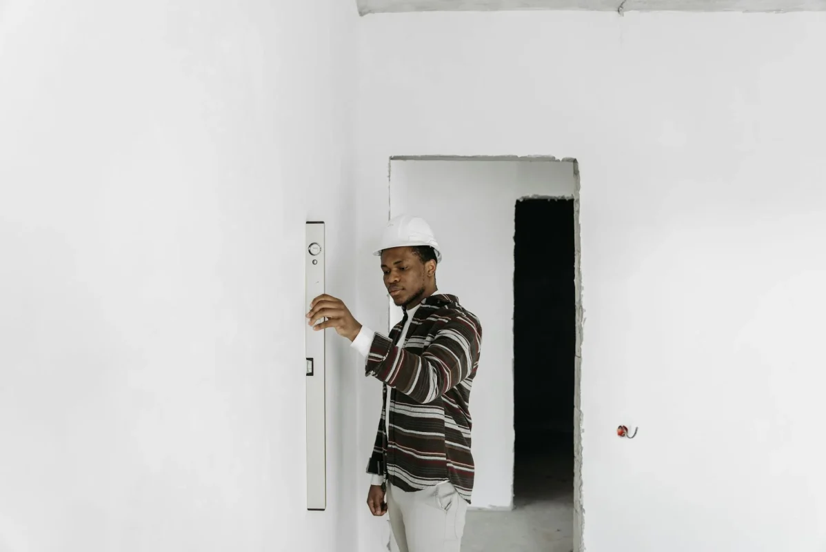Foto oleh Pavel Danilyuk di Pexels Professional Contractor Home Renovation