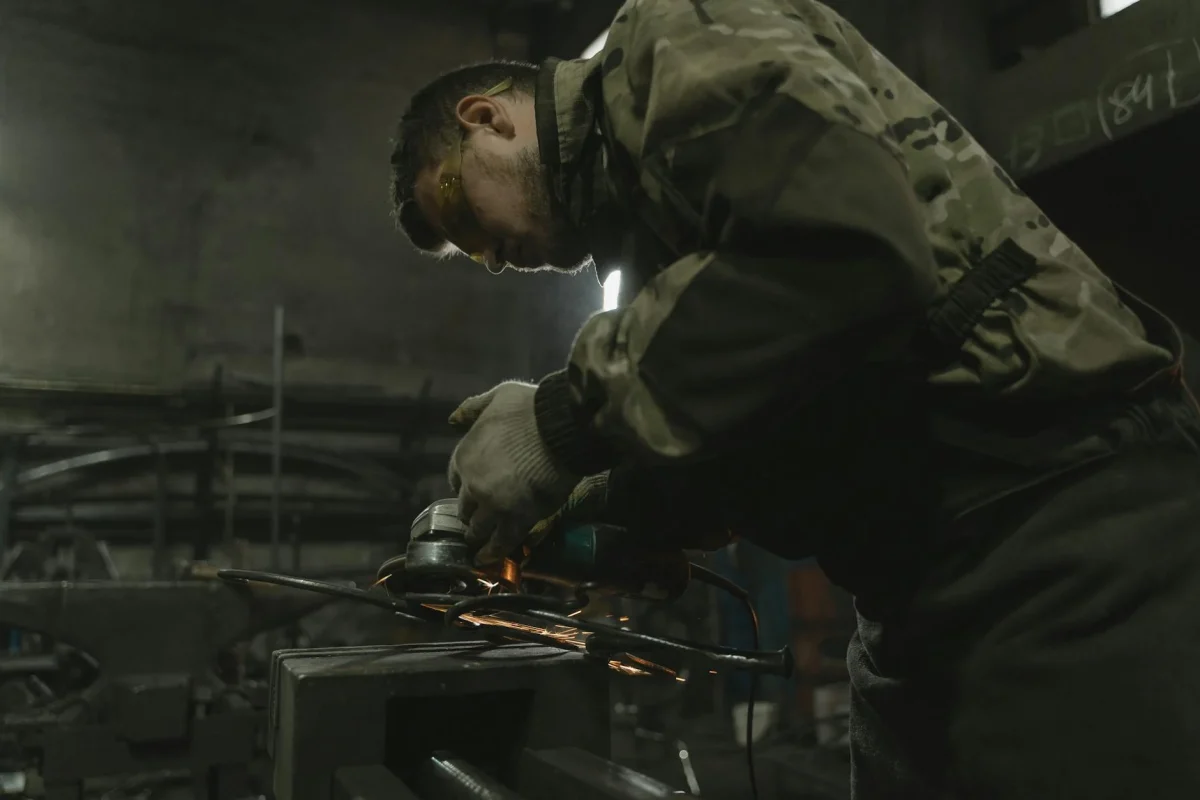 Parket Lantai Kayu untuk Balkon Tertutup Terbaik 2026 7 Professional Worker Precision Tools