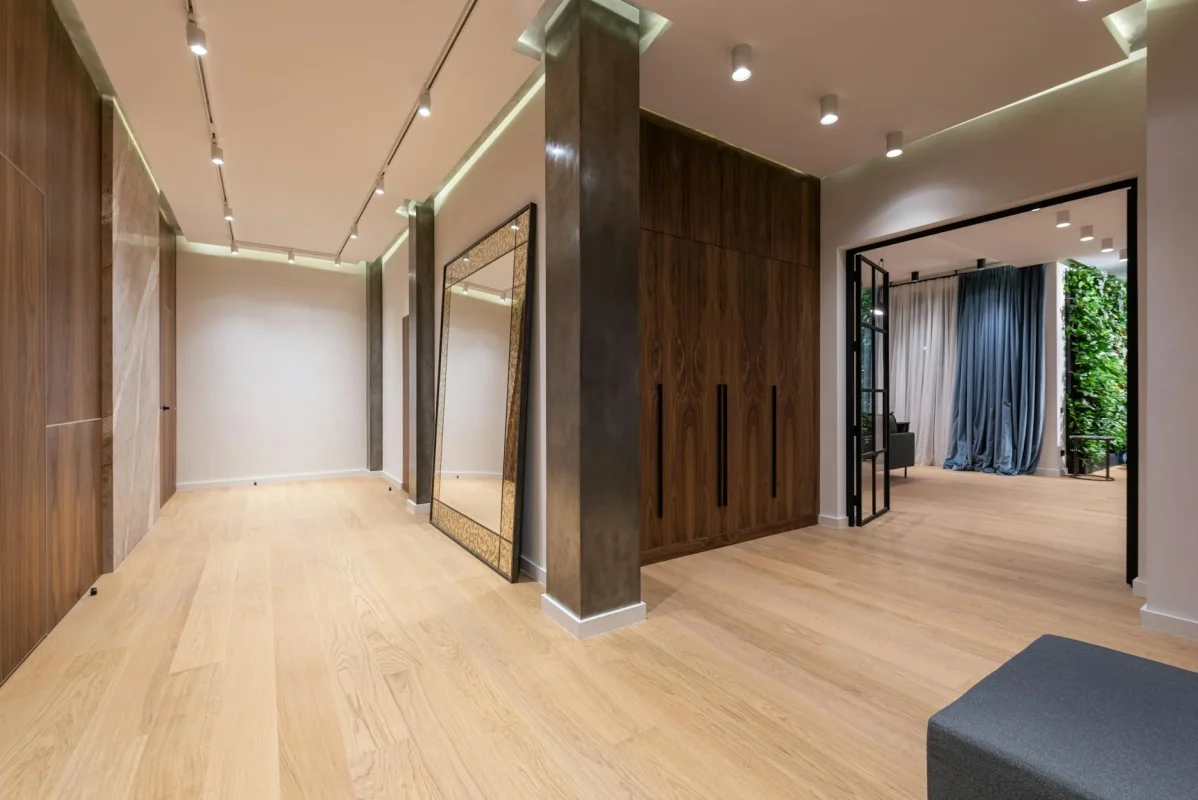 Foto oleh Max Vakhtbovych di Pexels Reclaimed Wood Parquet Floor