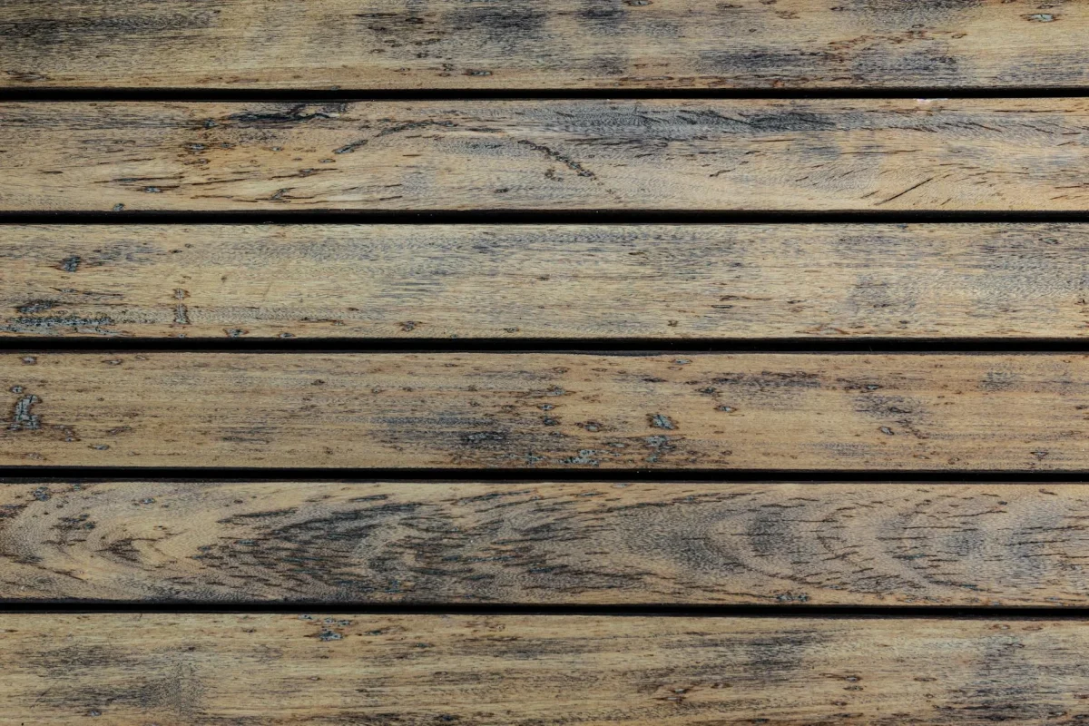 Jasa Wax Lantai Kayu Profesional & Poles Parket 2026 6 Scratched Wood Dull Floor