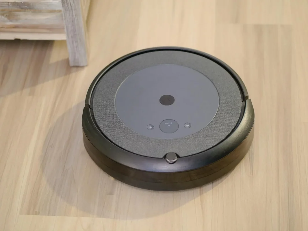 Cara Merawat Lantai Parket Kayu Agar Awet 2026 3 Sweeping Floor Vacuum Cleaner
