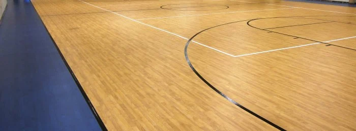 Panduan Perawatan Musim Hujan untuk Lantai Parket Lapangan Basket