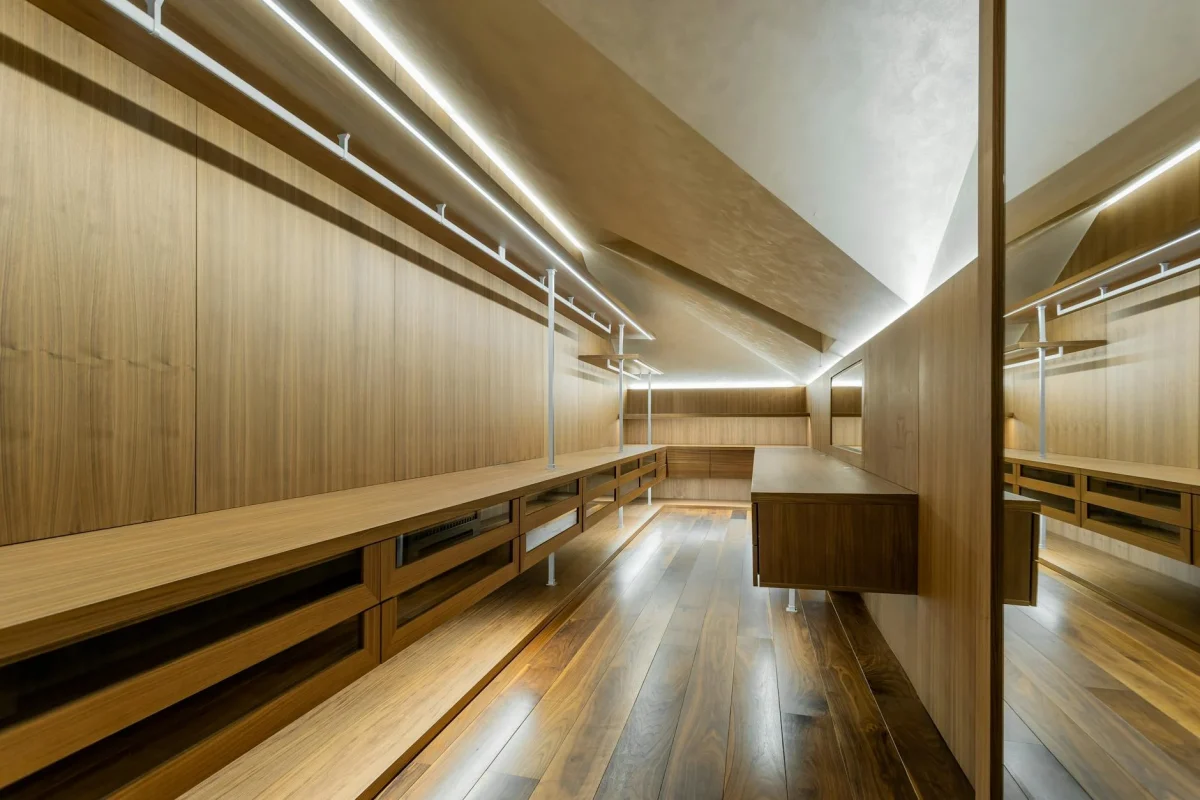 Walnut Wood Luxury Interior