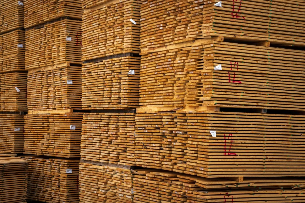 Jasa Pasang & Tempat Beli Lantai Parket Kayu Murah 2026 2 Warehouse Wood Planks