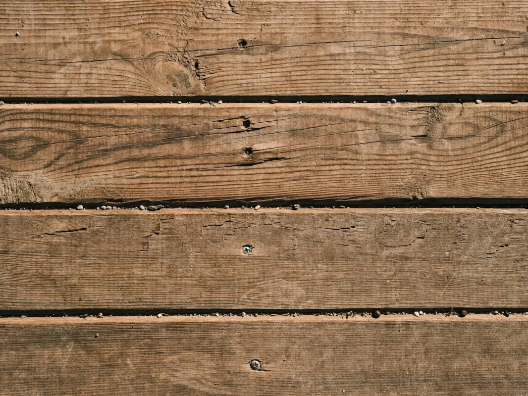 Mengapa Lantai Parket Kayu Melengkung? Solusi & Jasa Pasang 1 Warped Wood Floor Moisture Meter