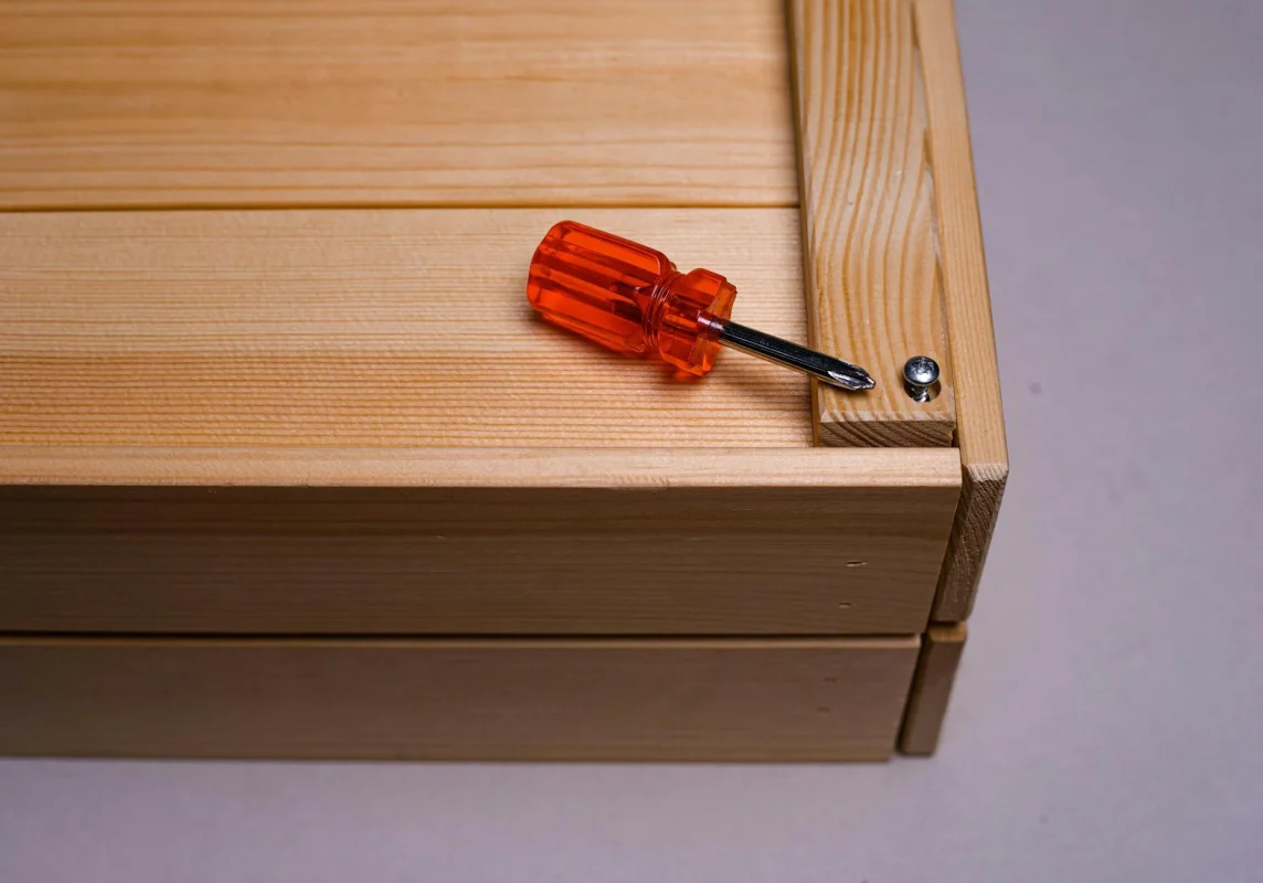 Lantai Parket Kayu Jati vs Merbau: Mana yang Terbaik? 2026 3 Wood Durability Construction Quality