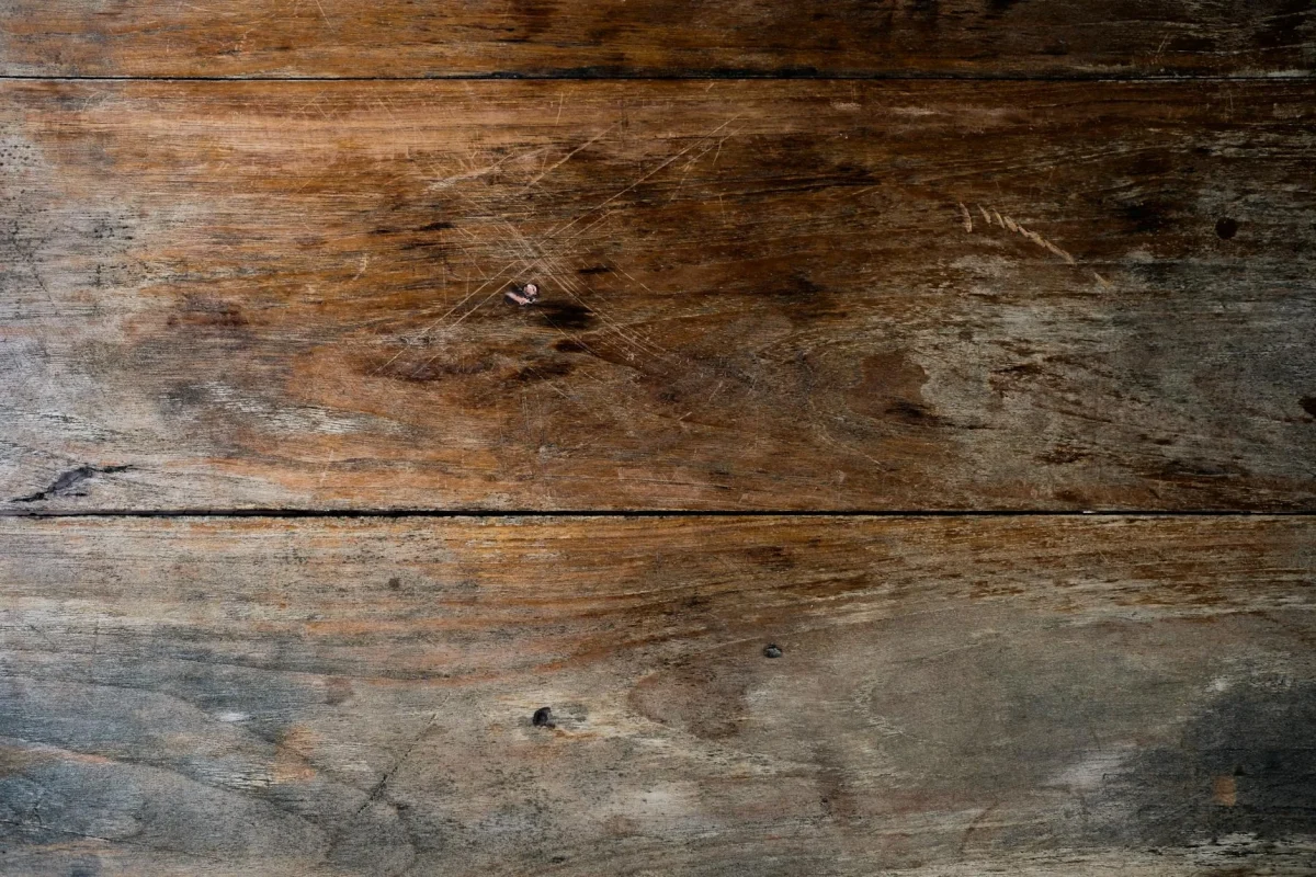 Perbedaan Lantai Parket Kayu Solid dan Engineering 2026 3 Wood Durability Floor Scratch Hardwood Strength