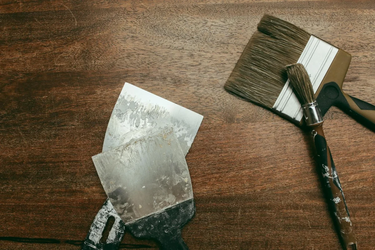 Foto oleh Polina Tankilevitch di Pexels Wood Floor Installer Professional Tools