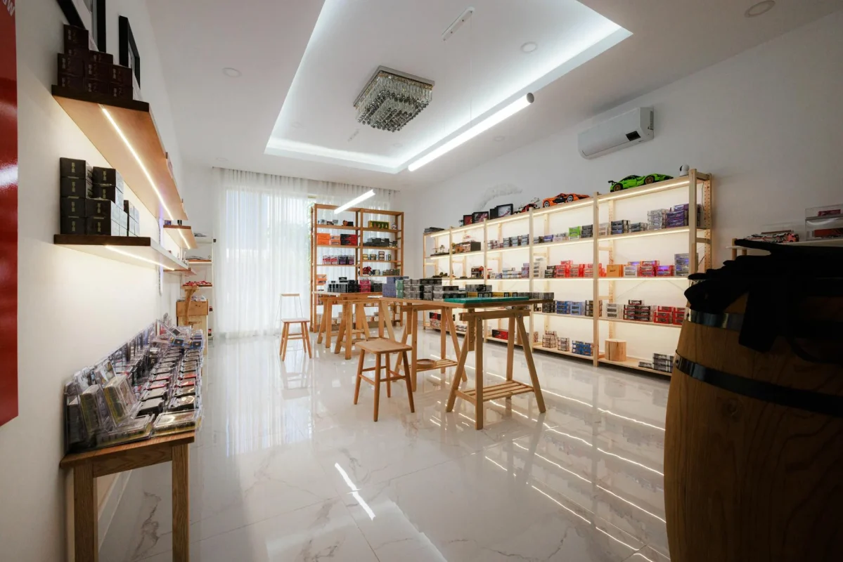 Toko Lantai Kayu Parket Terdekat & Jasa Pasang 2026 1 Wood Flooring Showroom Interior Design Shop