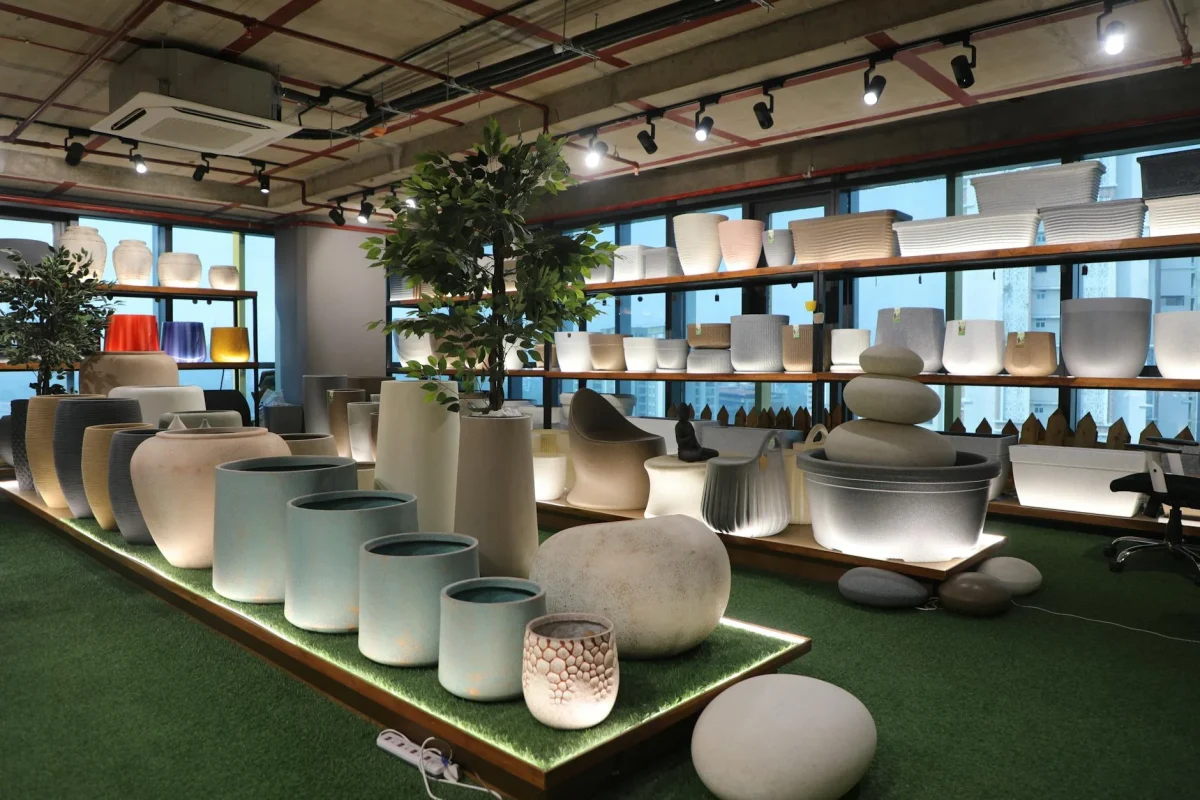 Foto oleh aksinfo7 universe di Pexels Wood Flooring Showroom Interior Design Shop