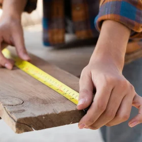 Ukuran Kayu Parket Lapangan Basket Standar FIBA 2026 9 Wood Planks Measuring Tape