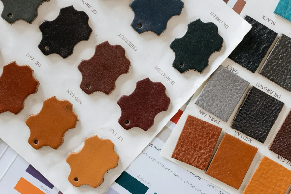 Bagaimana Cara Memilih Motif Parket Kayu Terbaik 2026 4 Wood Samples Material Quality