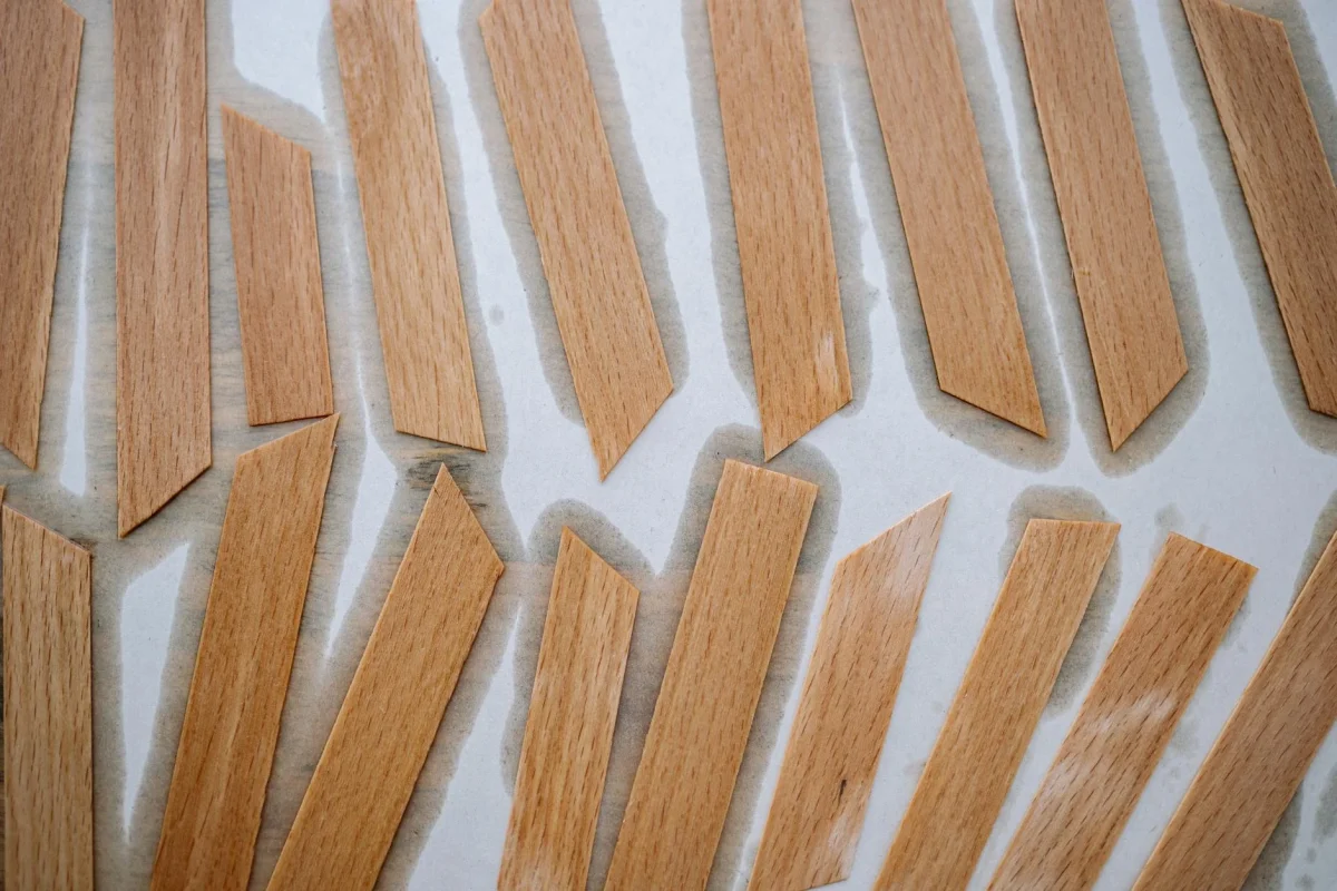 Jasa Pasang Lantai Parket untuk Tangga Profesional 2026 2 Wood Samples Oak Parquet