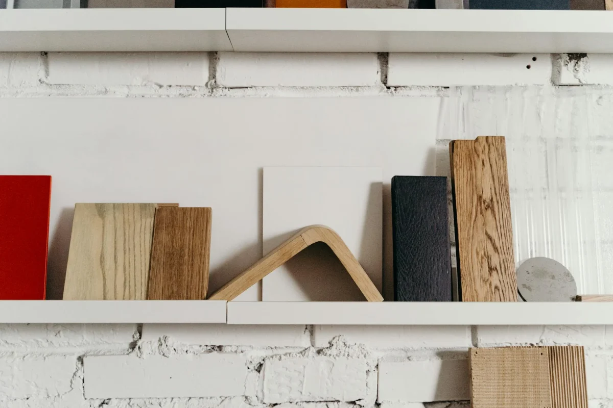 Jasa Pasang Lantai Parket Murah Berkualitas 2026 3 Wood Samples Vinyl Flooring