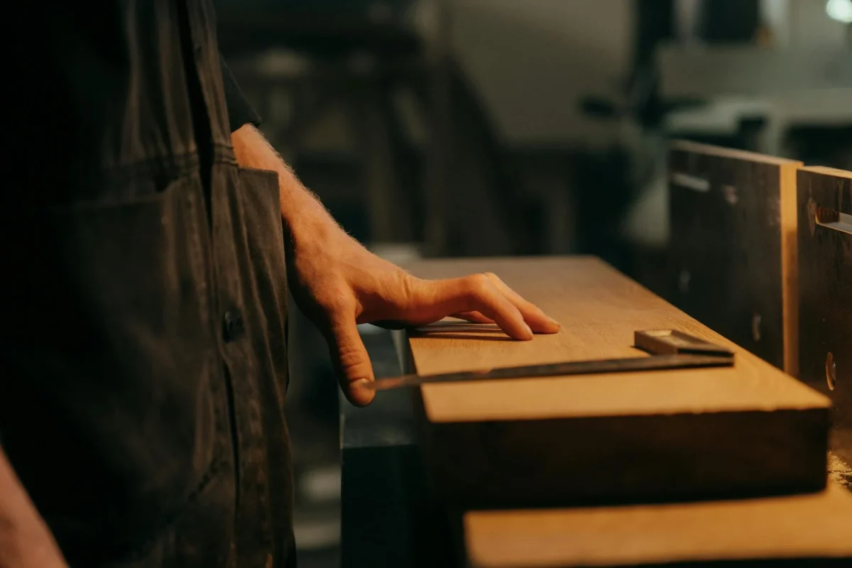 Foto oleh cottonbro studio di Pexels Wooden Floor Professional Carpenter