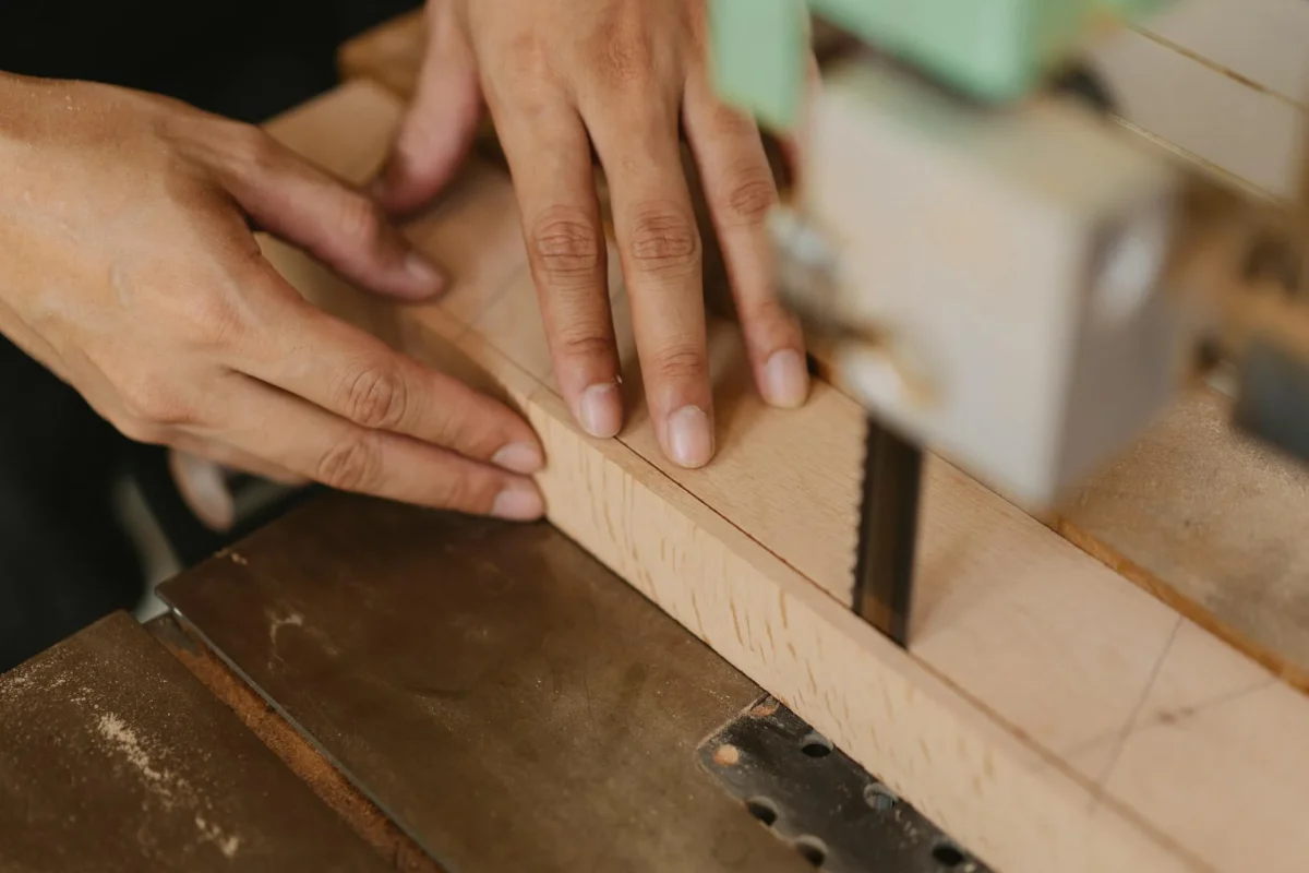 Woodworking Floor Glue Precision Cutting