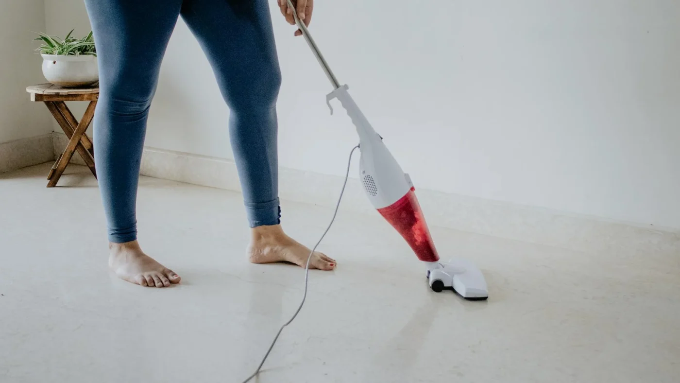 Lantai Kayu Parket untuk Interior Skandinavia 2026 7 Cleaning Floor Vacuum Cleaner Home
