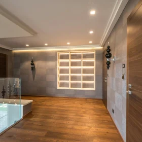 Lantai Kayu Parket untuk Interior Skandinavia 2026 8 Light Wood Floor White Interior Design