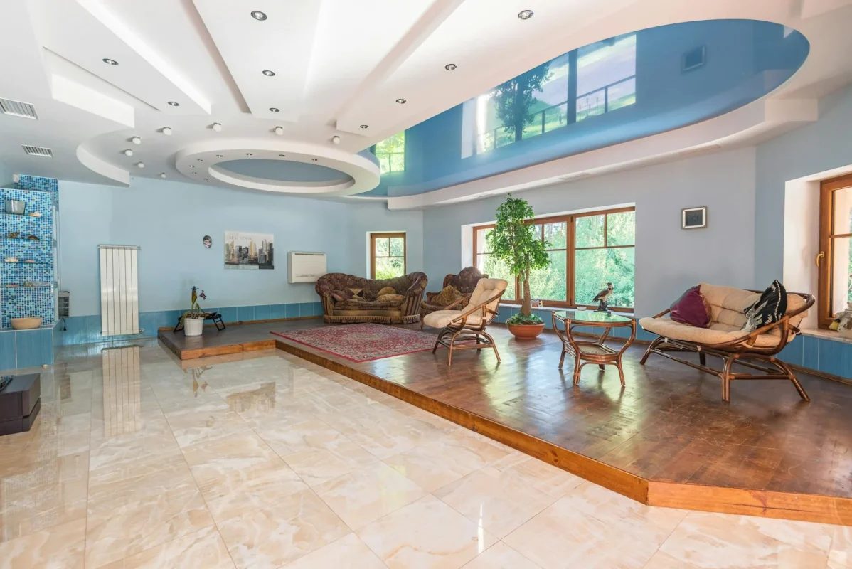 Bagus Mana Parket Lantai Kayu atau Granite? Cek Perbandingannya! 1 Luxury Living Room Wooden Floor Granite Tiles