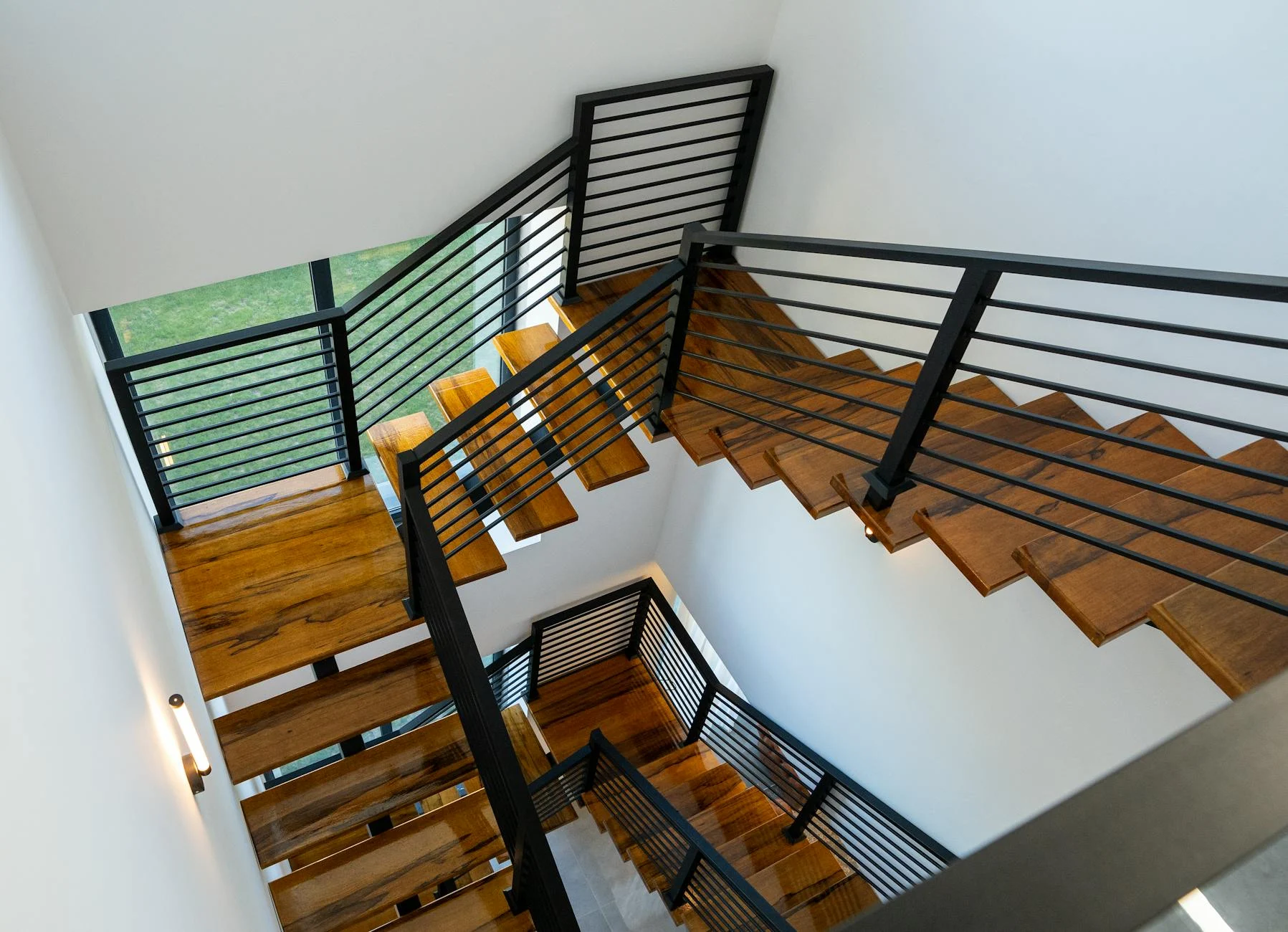 Tangga Kayu Surabaya Bahan Jati Solid Perhutani 2 Tangga kayu minimalis modern dengan anak tangga jati solid