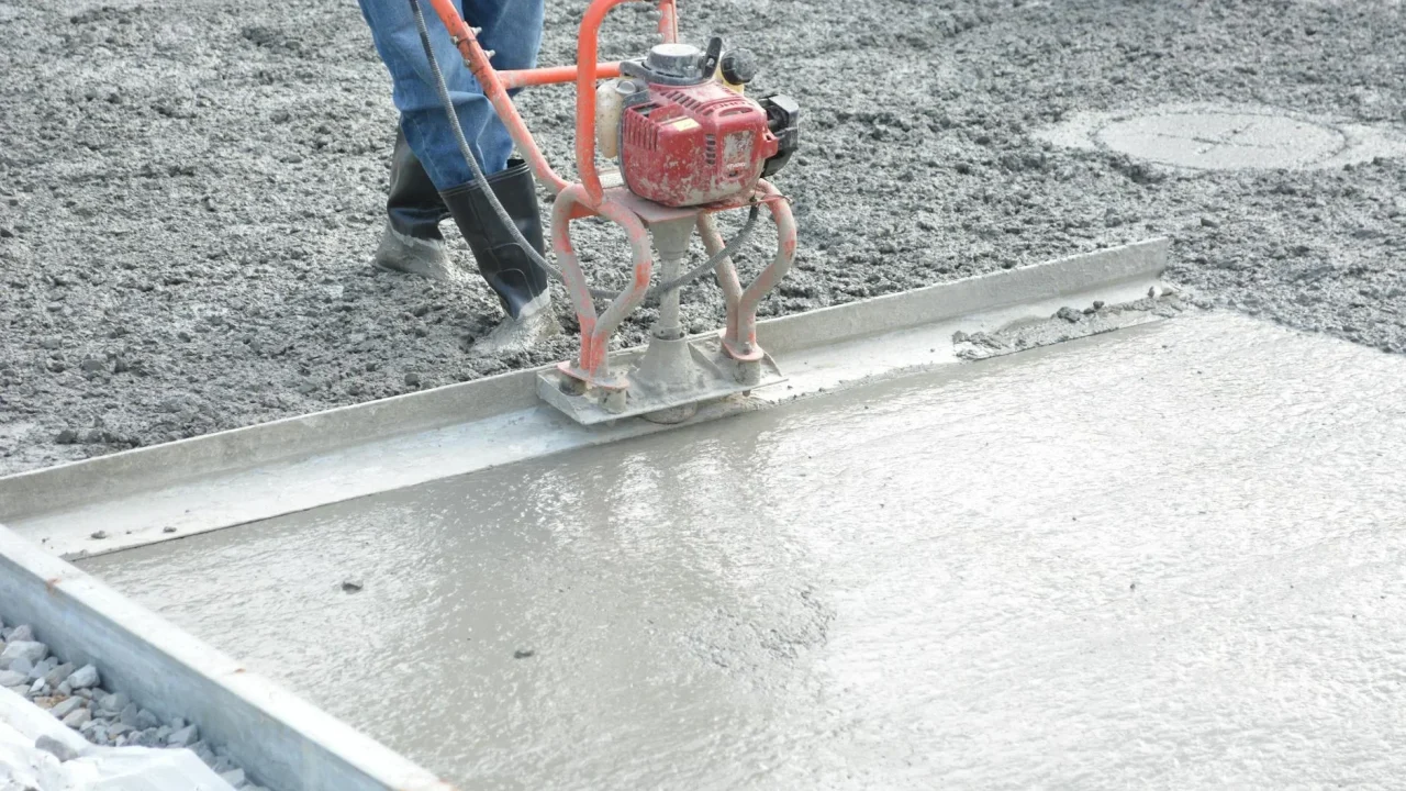 Jasa Pasang Lantai Basket Bandung Profesional 2026 4 Construction Site Floor Leveling