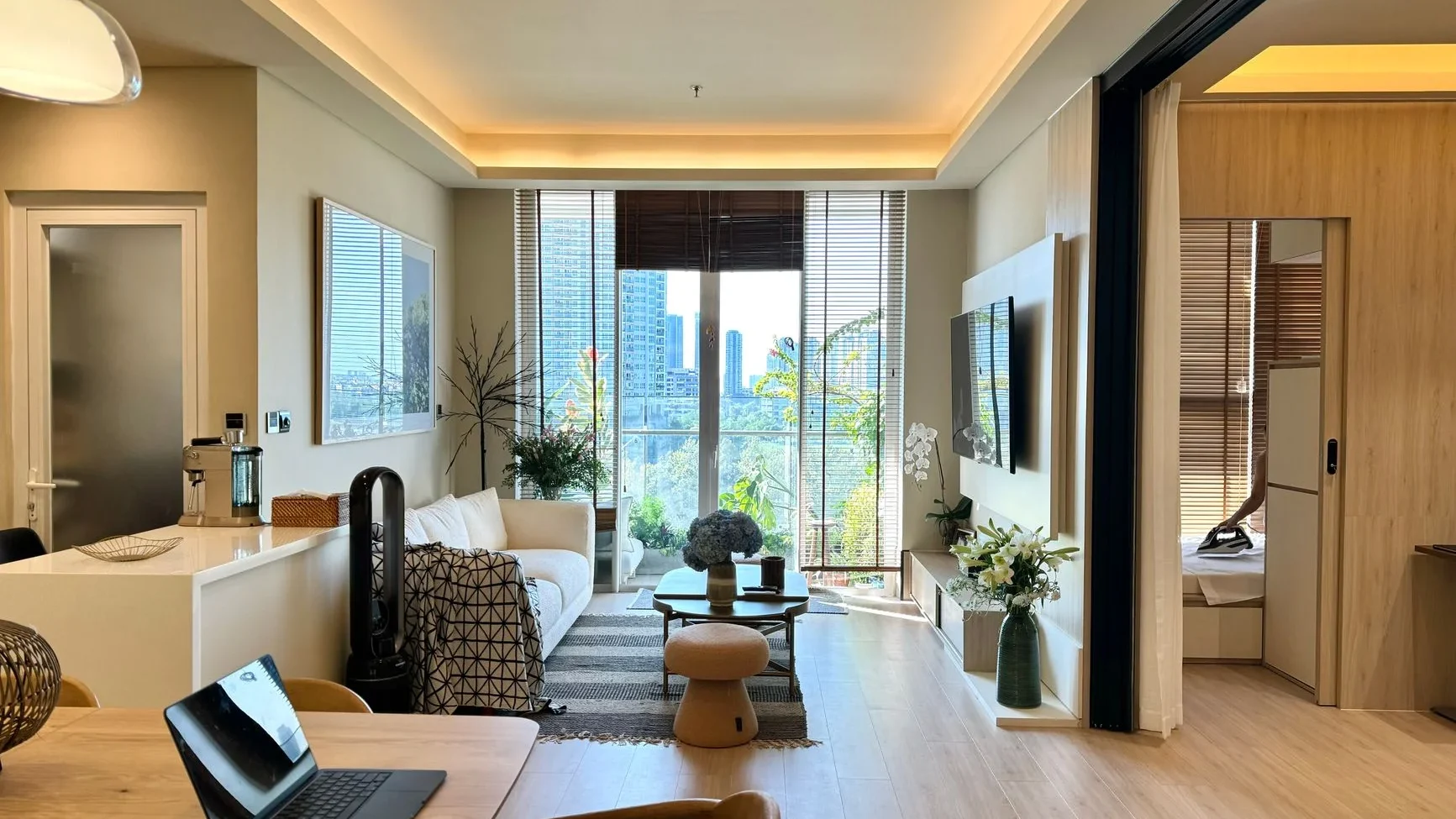 Laminate Flooring Mojokerto - Harga, Merek dan Jasa Pasang 2026 1 Laminate flooring untuk rumah di Mojokerto